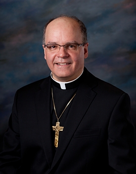 Mgr Denis Grondin. Photo : Studio Dachowski, 2012.
NE RÉCUPÉREZ PAS CETTE PETITE PHOTO DE FAIBLE RÉSOLUTION !
Cliquez plutôt ici pour avoir un agrandissement de 28 x 35,5 cm ou 11 x 14 po.
Image JPEG de haute résolution de 7,1 Megs.