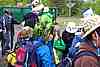 Qui aura le chapeau le plus original ? Image JPEG de 109 Ko, YMM.